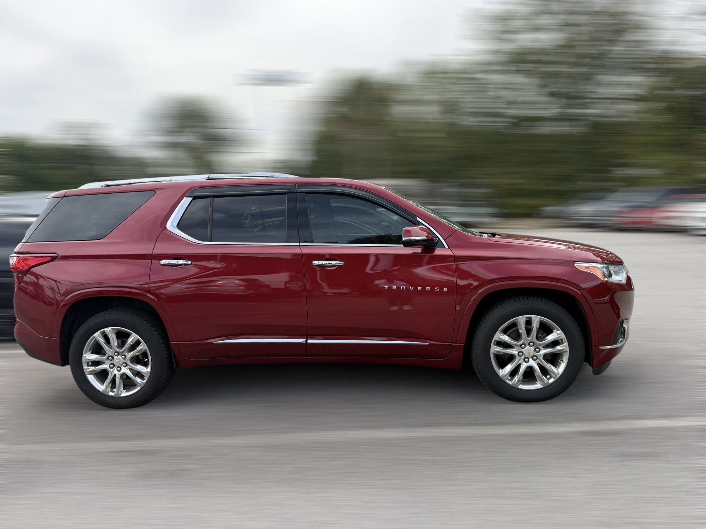 Used 2020 Chevrolet Traverse High Country w/ LPO, Floor Liner Package AWD/4WD image 2