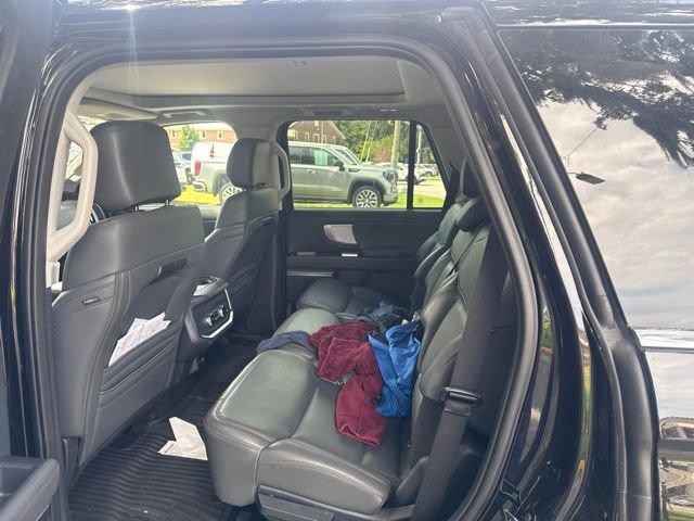 Used 2025 Ford Expedition Active RWD image 13