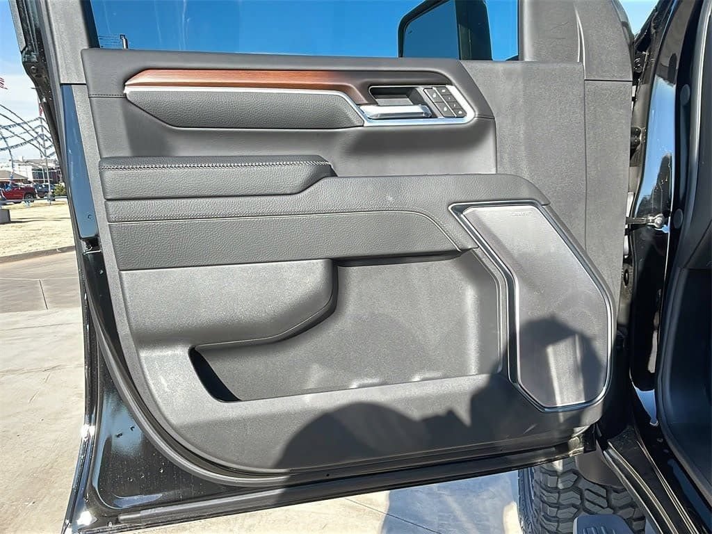 New 2025 GMC Sierra 2500 Denali w/ Denali Reserve Package AWD/4WD image 15