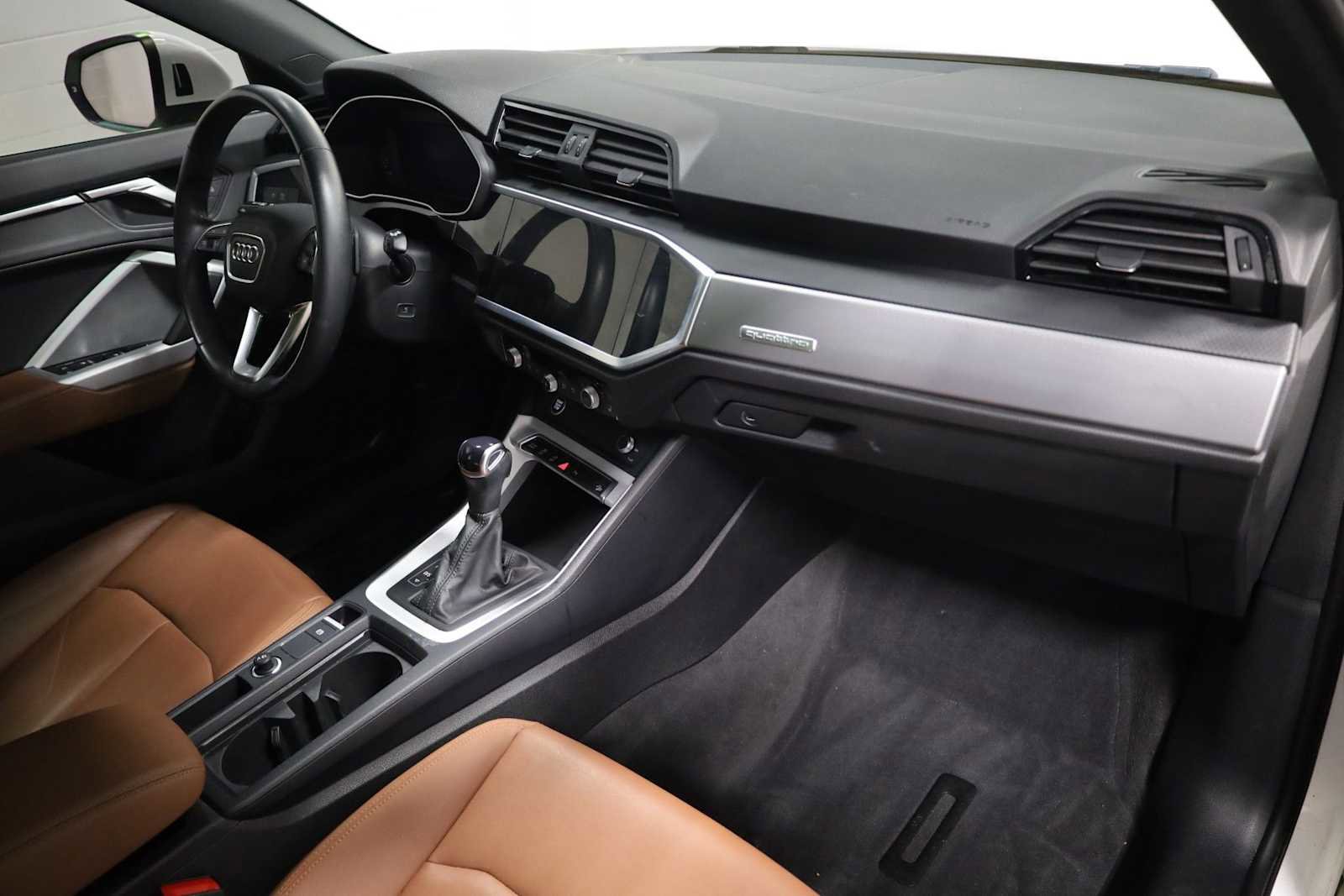 Used 2023 Audi Q3 2.0T Premium w/ Convenience Package image 6