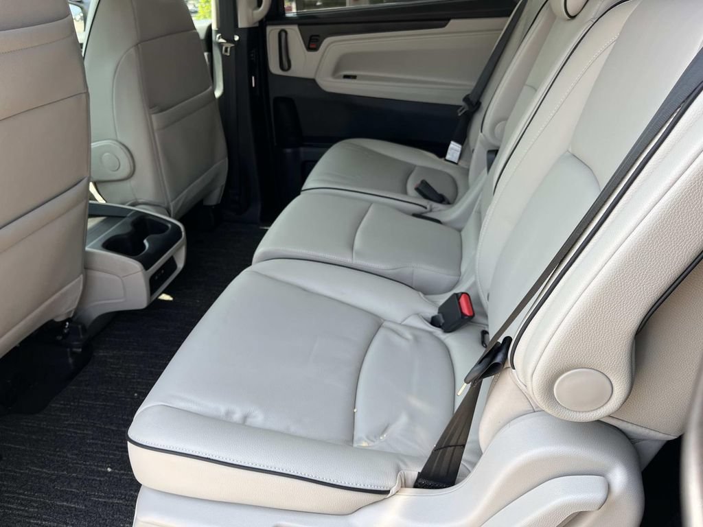 Used 2026 Honda Odyssey Touring image 23