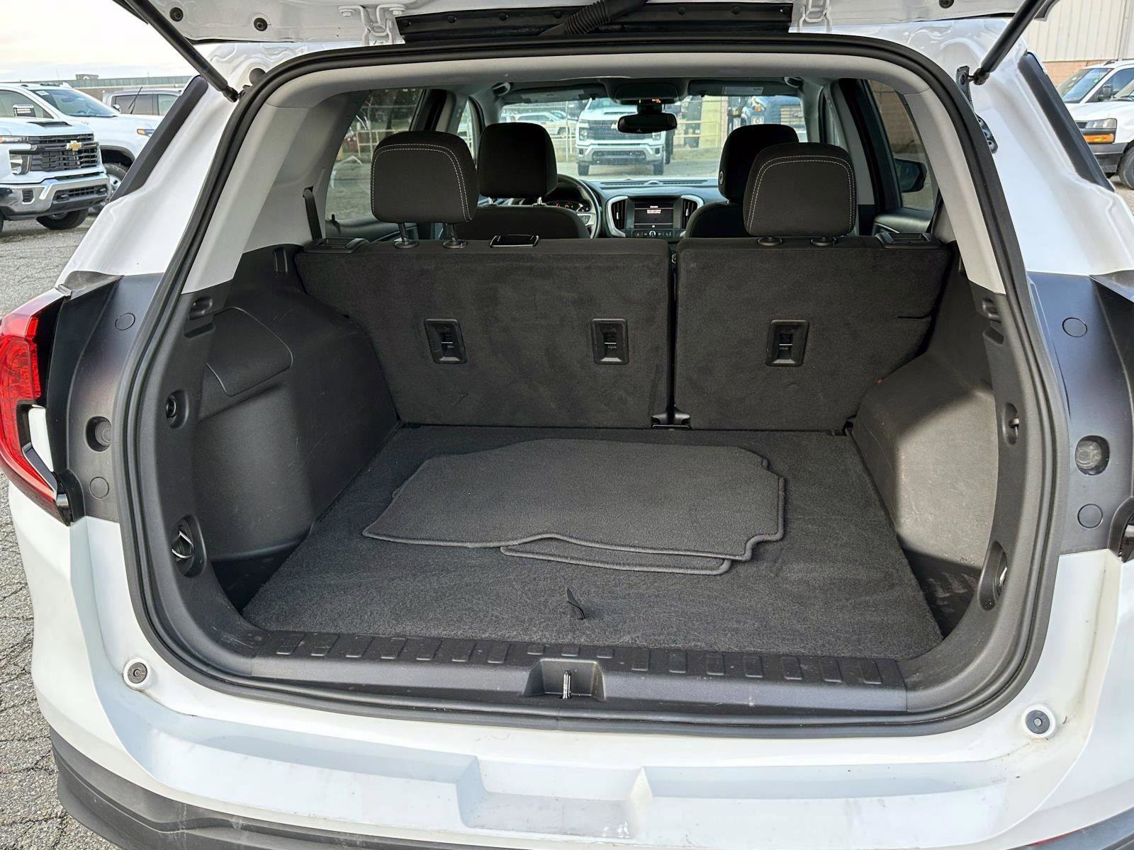 Certified 2023 GMC Terrain SLE image 9