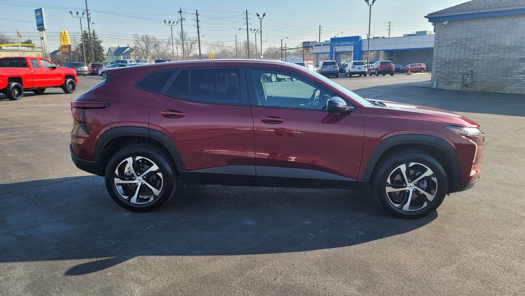 Used 2024 Chevrolet Trax RS w/ Driver Confidence Package image 14