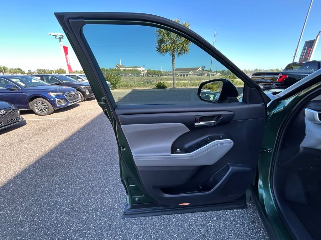 Used 2023 Toyota Highlander XLE FWD image 72