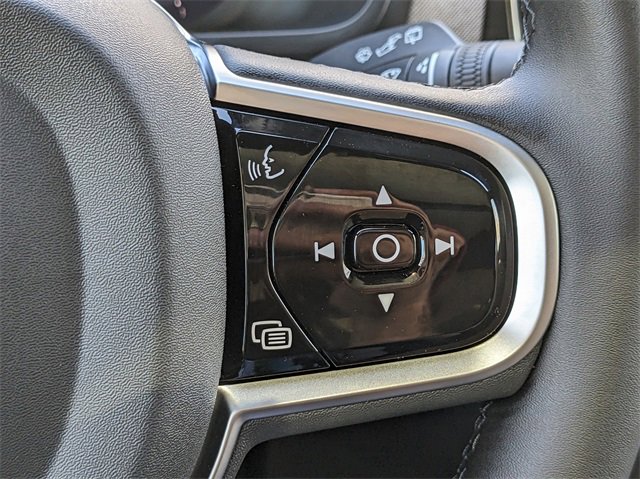 New 2025 Volvo XC90 B6 Core image 29