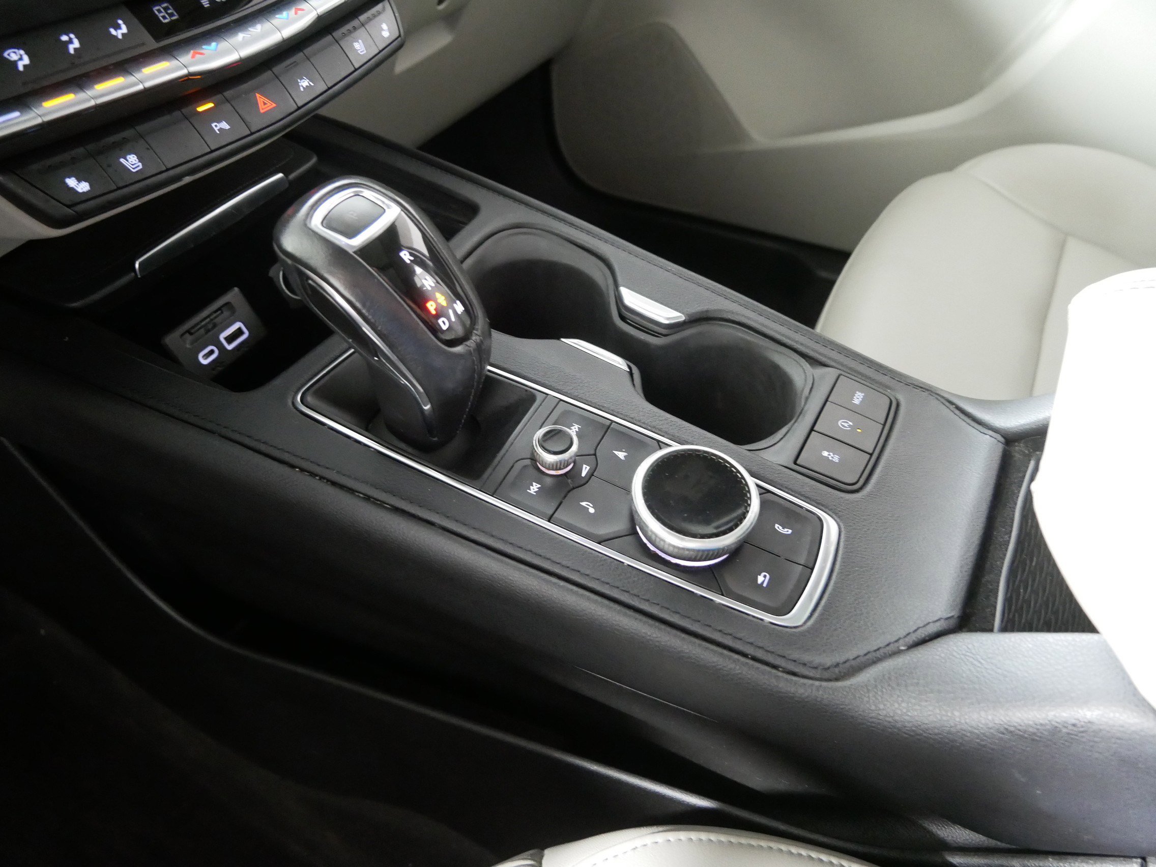 Used 2019 Cadillac XT4 Premium Luxury image 24