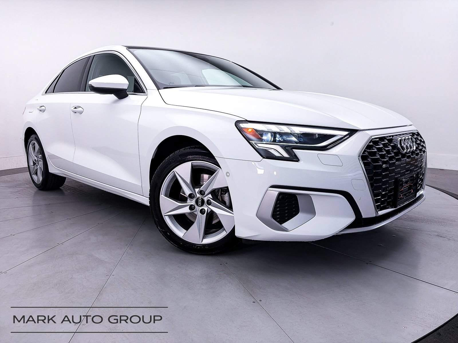 Used 2023 Audi A3 2.0T Premium Plus w/ Premium Plus Package FWD image 2