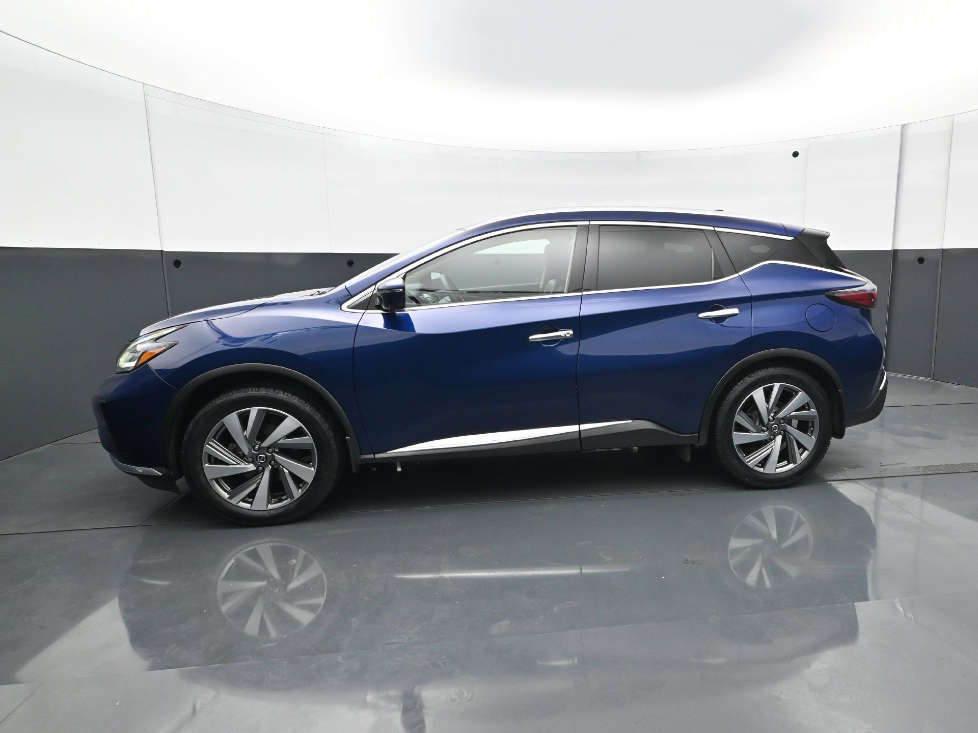 Used 2020 Nissan Murano SL w/ Moonroof Package AWD/4WD image 3