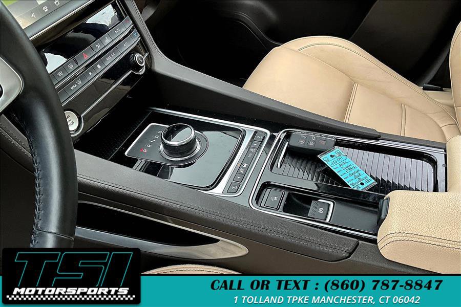 Used 2020 Jaguar F-PACE Prestige image 15