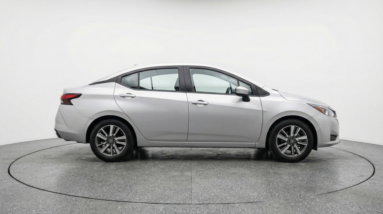 Used 2025 Nissan Versa SV image 11
