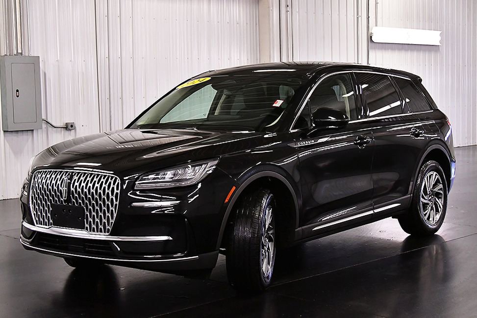 Used 2024 Lincoln Corsair AWD w/ Equipment Group 101A image 3