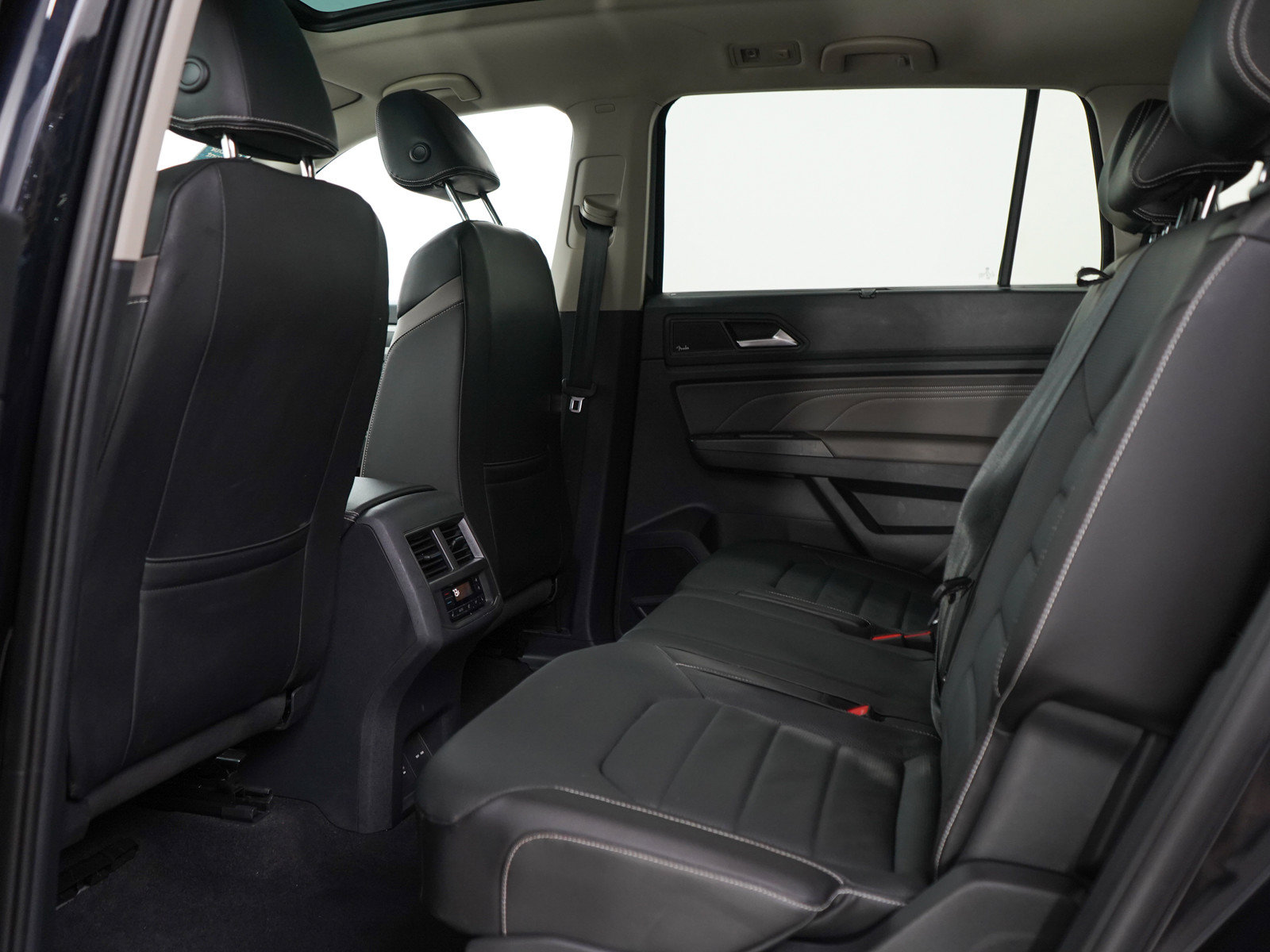 Used 2023 Volkswagen Atlas SEL Premium AWD/4WD image 18