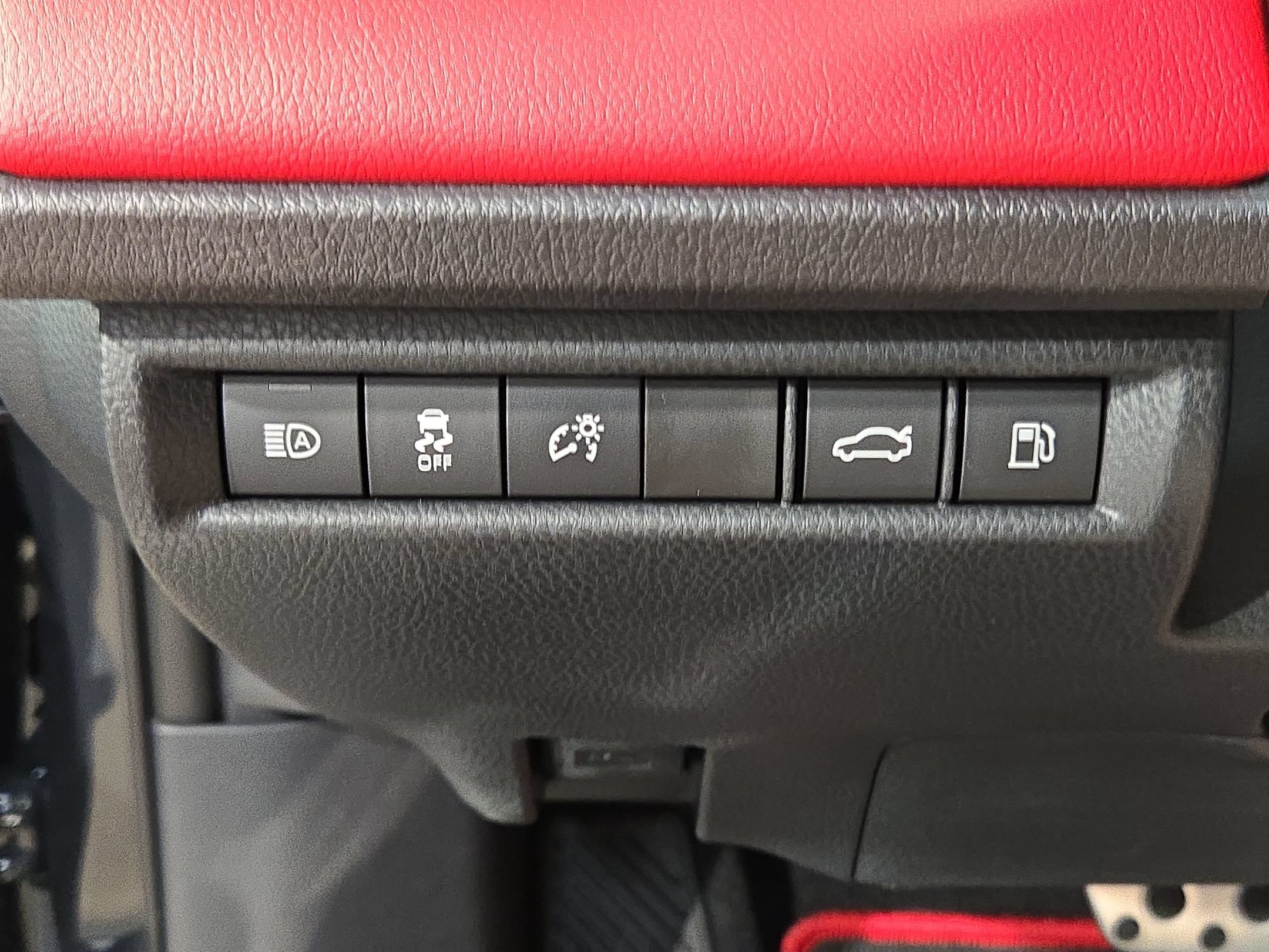 New 2026 Toyota Camry Hybrid FWD image 18