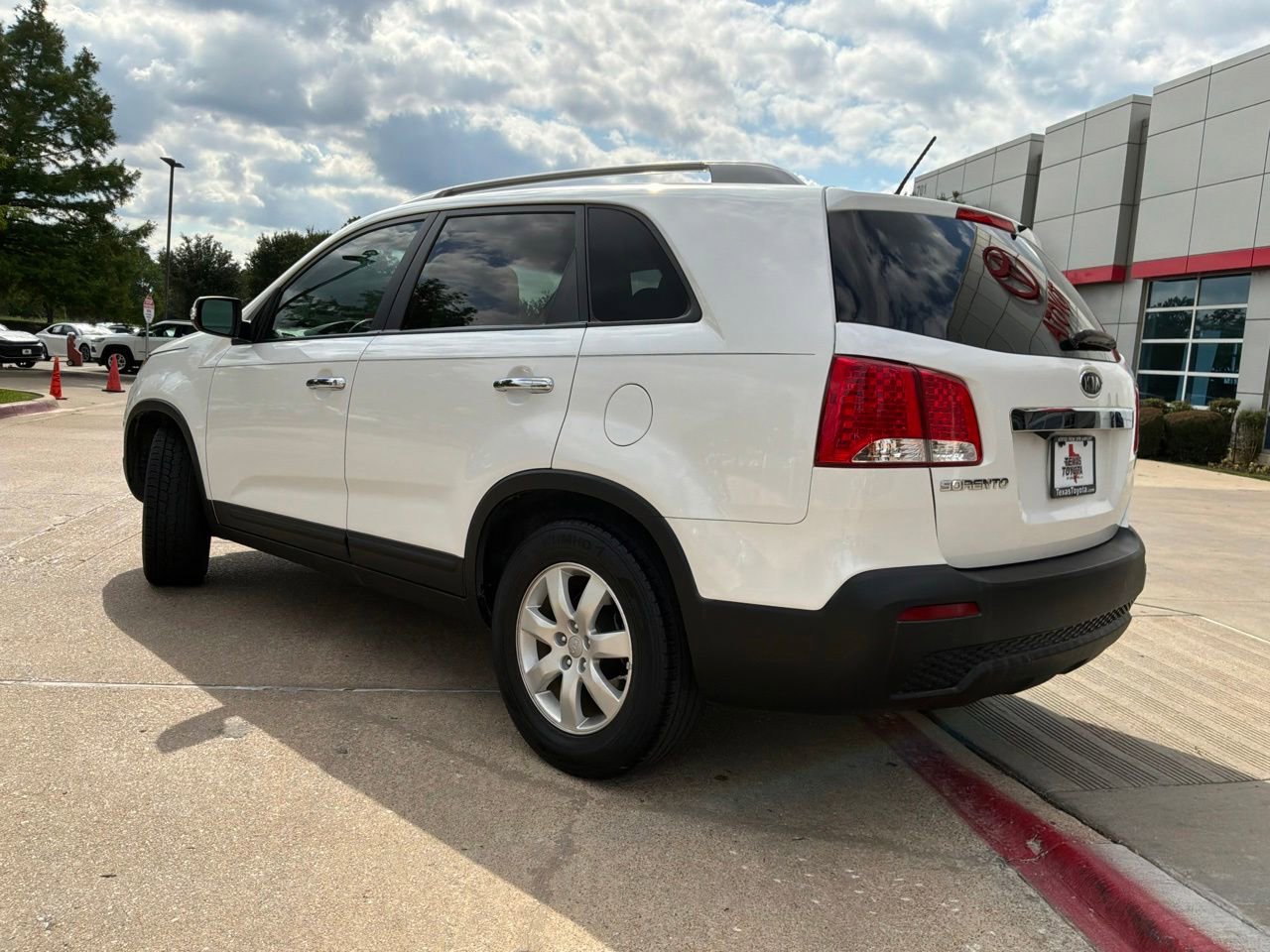 Used 2013 Kia Sorento LX w/ Convenience Pkg FWD image 7