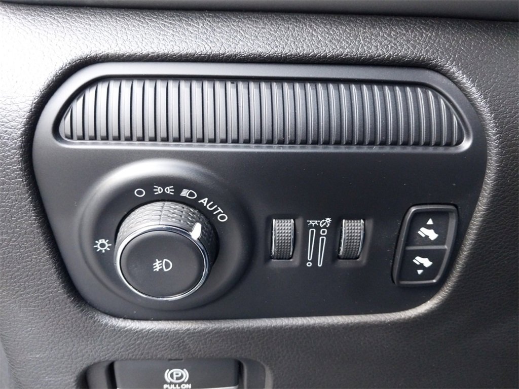 Used 2023 Jeep Wagoneer L Series II image 19