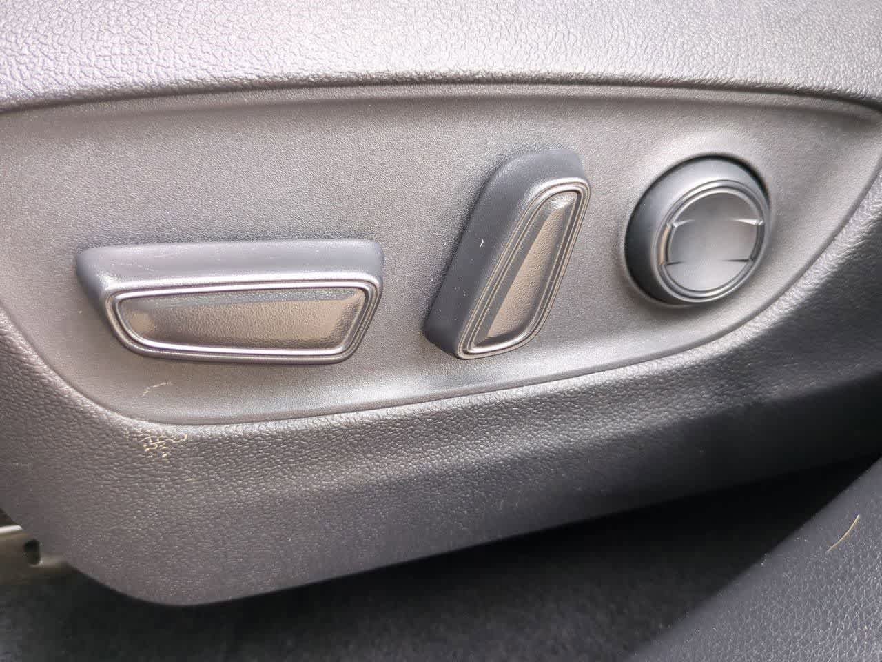 Used 2022 Toyota Highlander XLE image 16