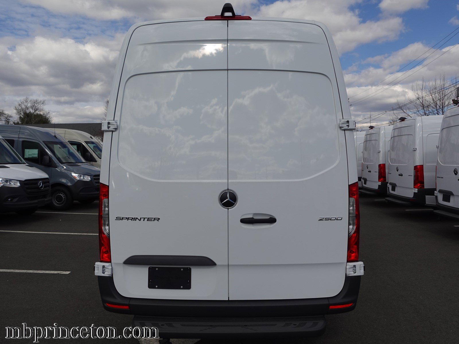 Used 2024 Mercedes-Benz Sprinter 2500 image 5