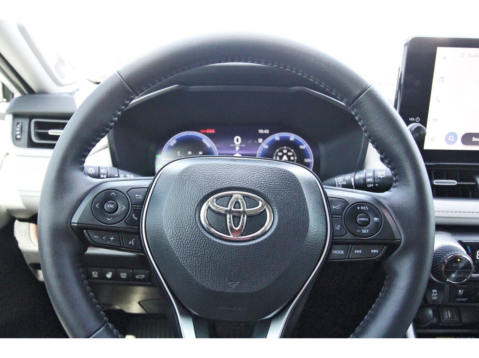 Used 2025 Toyota RAV4 Limited w/ Advanced Technology Package AWD/4WD image 16