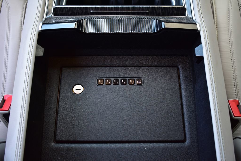 Used 2022 Jeep Wagoneer Series III w/ Premium Group I image 47