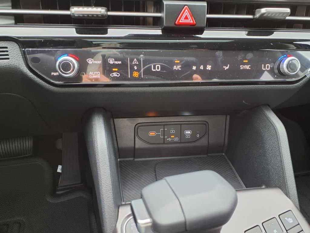 New 2026 Kia Sportage SX image 18