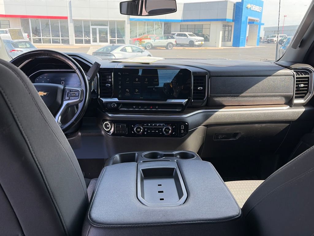 Used 2024 Chevrolet Silverado 2500 LT w/ Convenience Package image 19