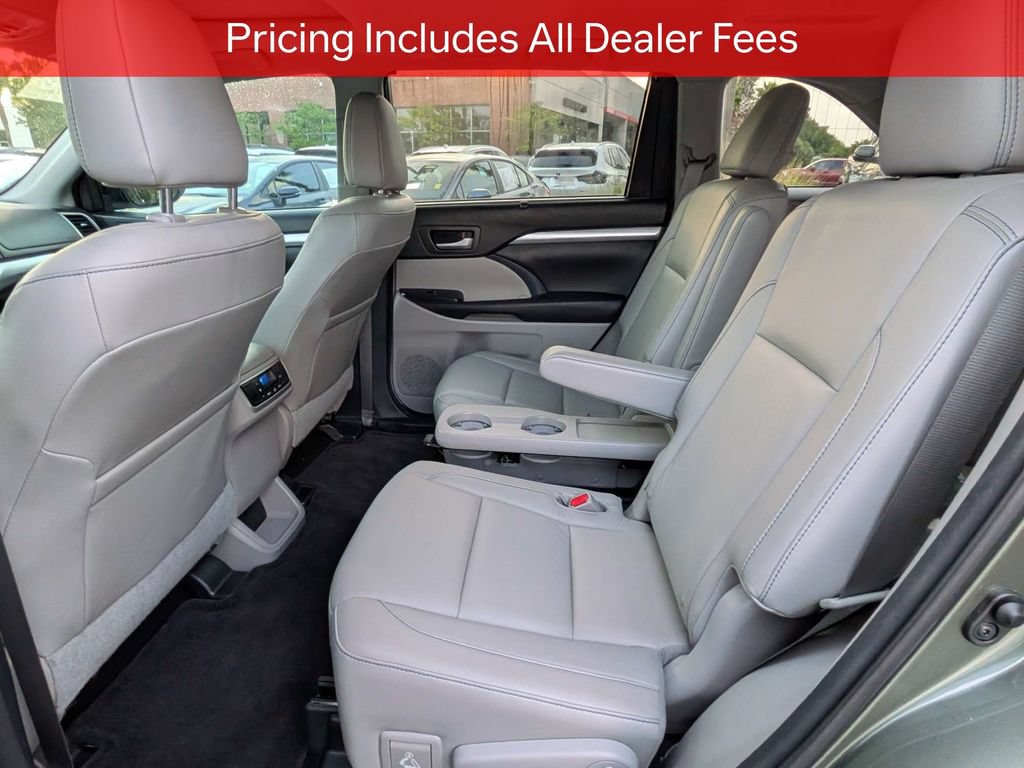 Used 2016 Toyota Highlander XLE FWD image 15