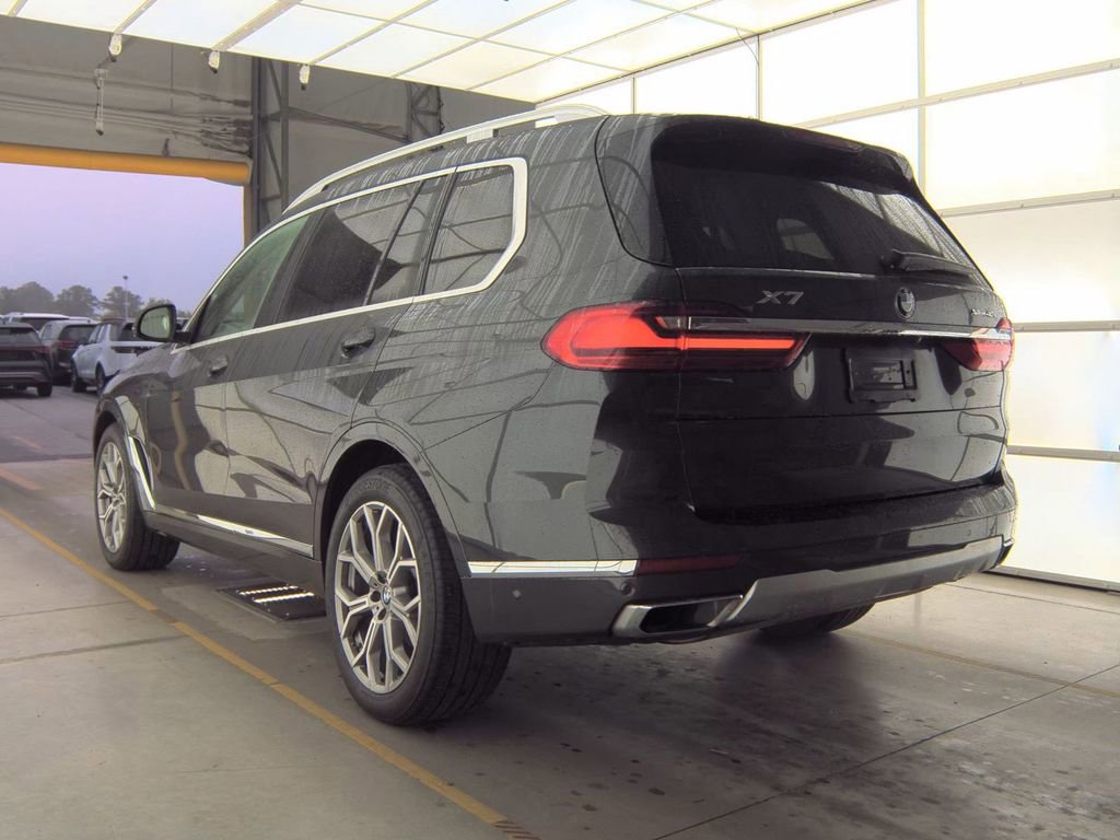 Used 2020 BMW X7 xDrive40i w/ Cold Weather Package AWD/4WD image 4