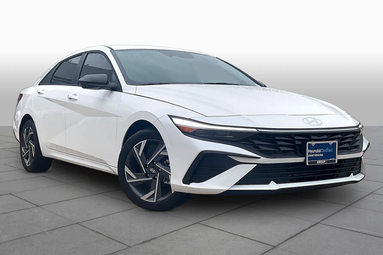 Certified 2025 Hyundai Elantra Sport image 3