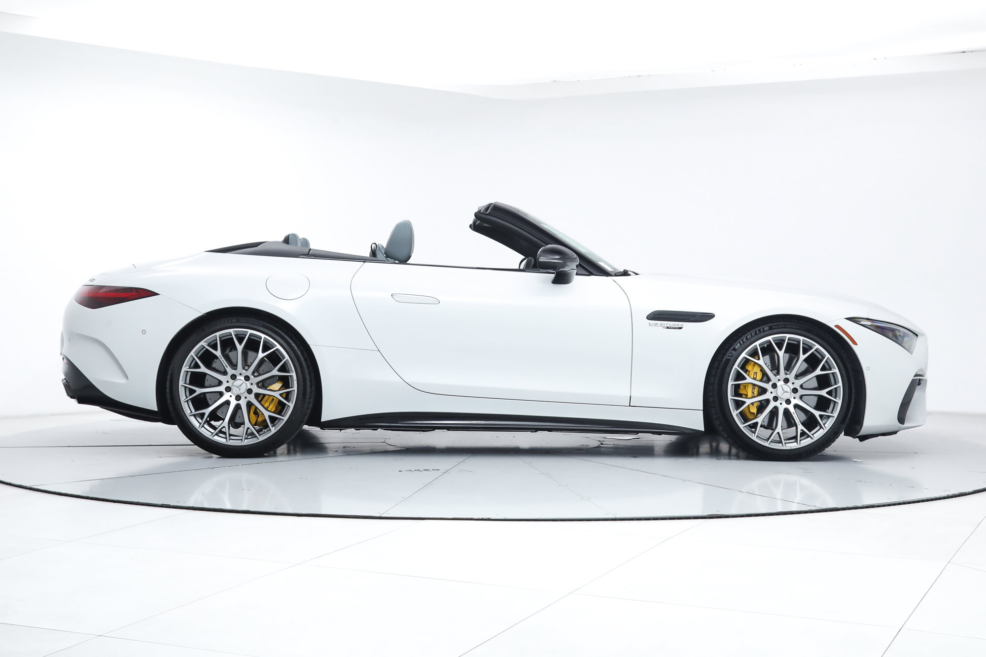 Used 2023 Mercedes-Benz SL 55 AMG 4MATIC image 7