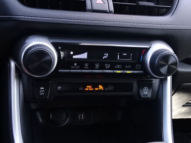 Certified 2025 Toyota RAV4 LE FWD image 30
