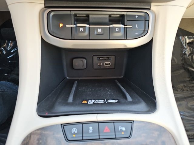 Used 2021 GMC Acadia Denali w/ Denali Technology Package image 22