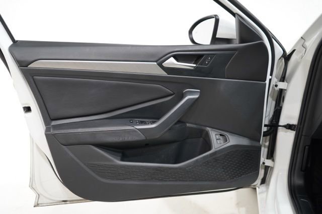 Used 2024 Volkswagen Jetta SE image 20