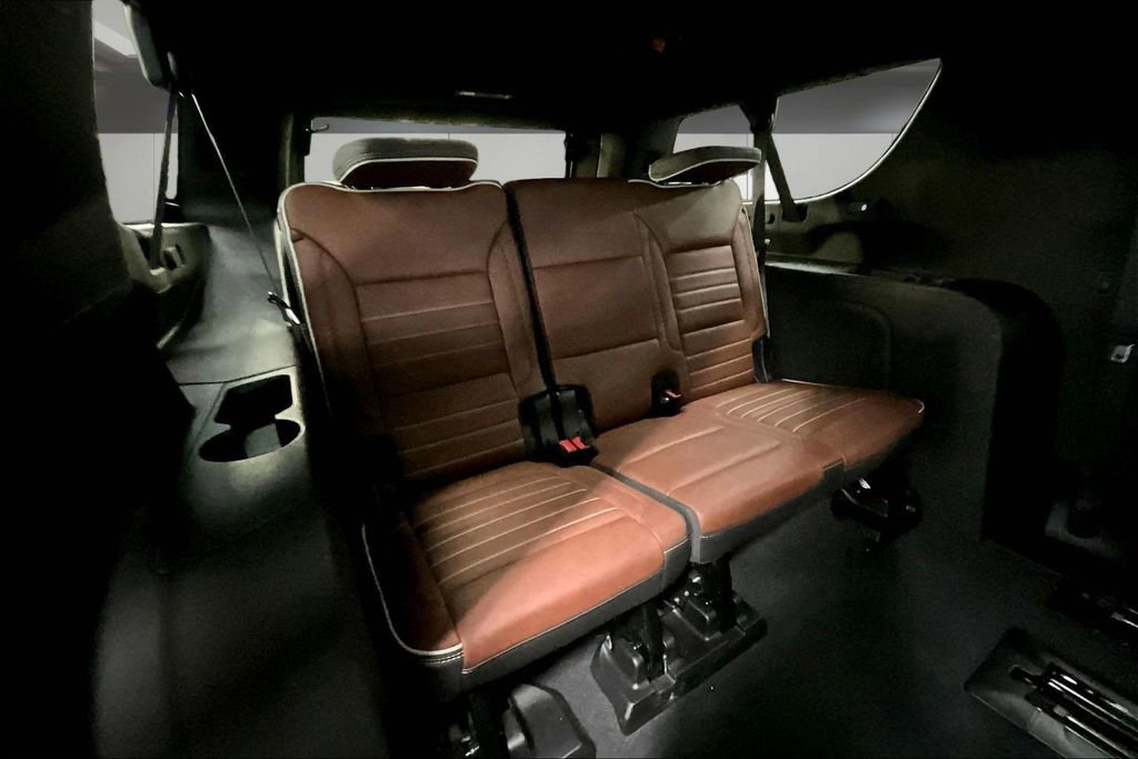 Used 2024 GMC Yukon XL Denali Ultimate AWD/4WD image 26