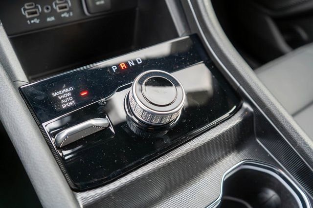 New 2025 Jeep Grand Cherokee Limited w/ Black Appearance Package image 27