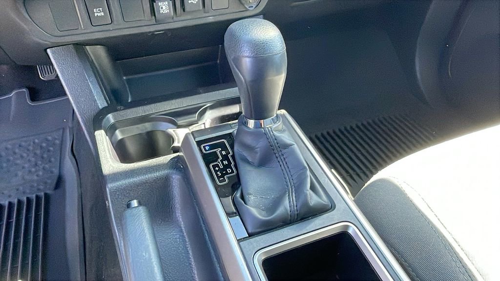 Certified 2022 Toyota Tacoma SR5 RWD image 16