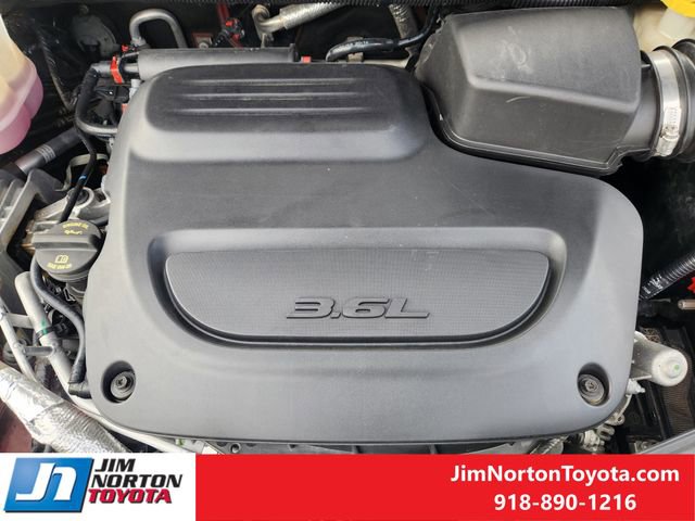 Used 2019 Chrysler Pacifica Limited w/ Tire & Wheel Group image 34