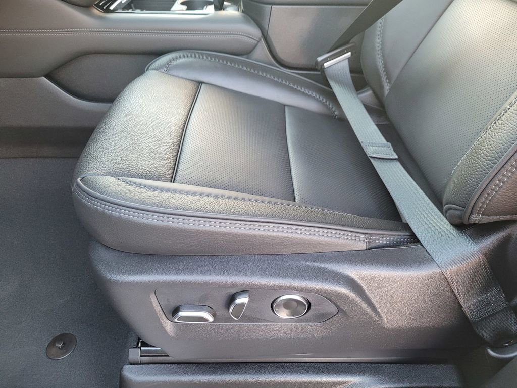 New 2026 GMC Yukon XL Denali w/ Denali Reserve Package image 16