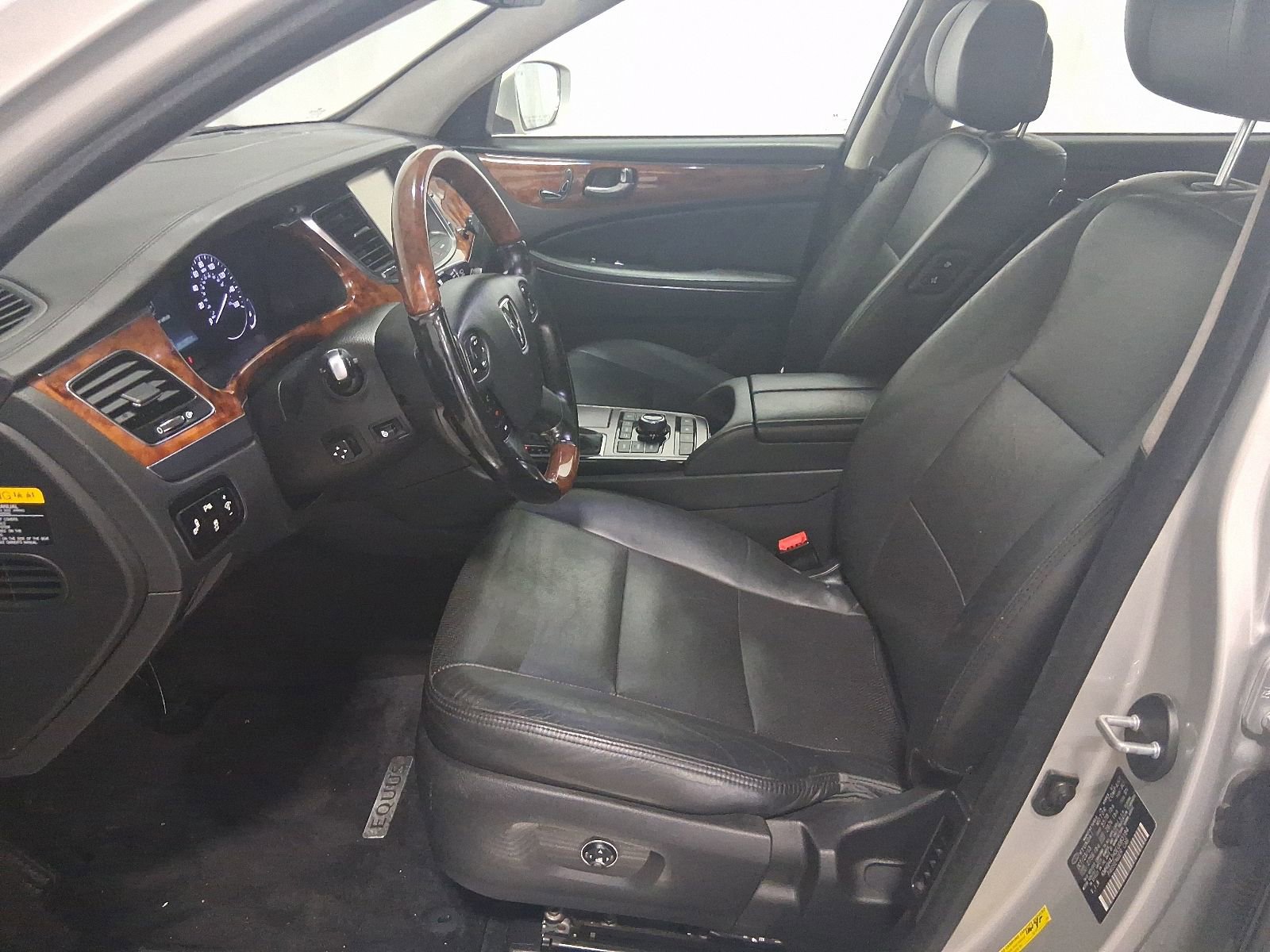 Used 2014 Hyundai Equus Signature RWD image 14