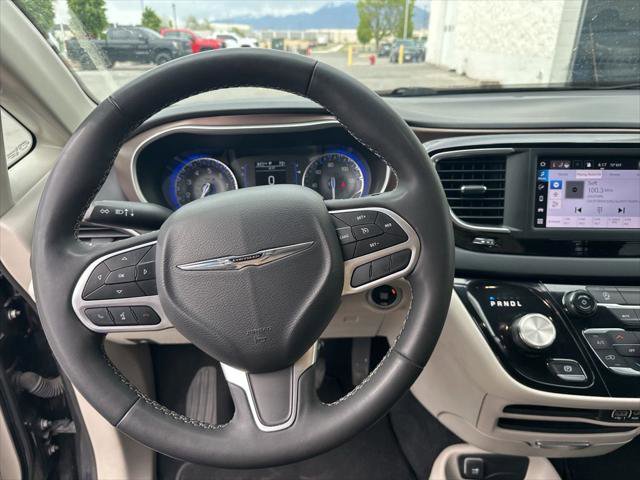 Certified 2023 Chrysler Voyager LX FWD image 13