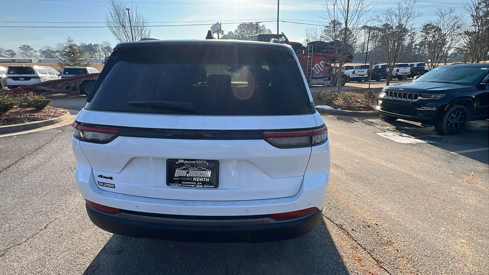 New 2026 Jeep Grand Cherokee Altitude image 9