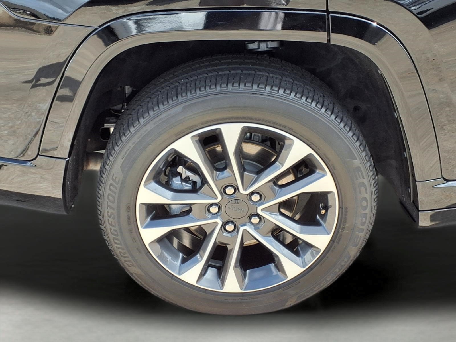 Used 2025 Jeep Grand Cherokee L Overland AWD/4WD image 9