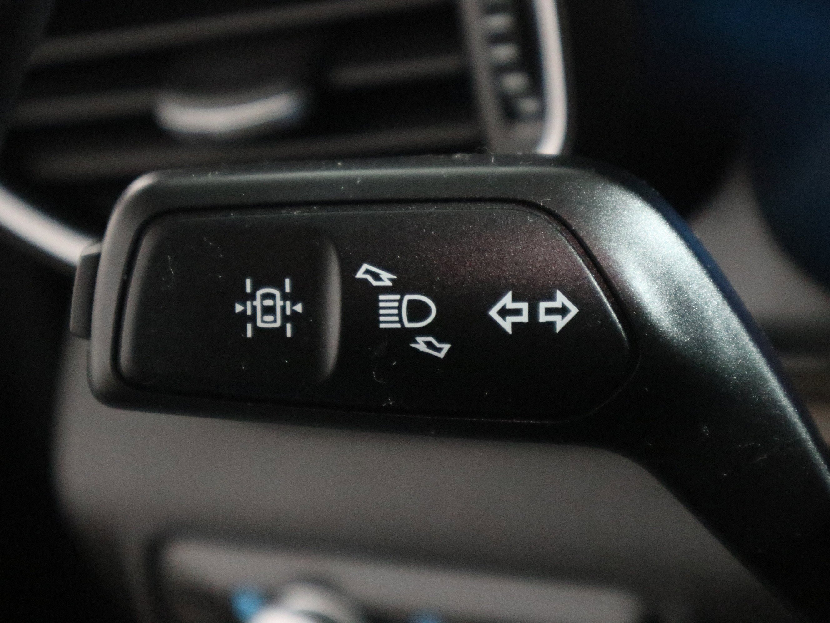 Used 2022 Ford Explorer Limited w/ Equipment Group 301A image 32