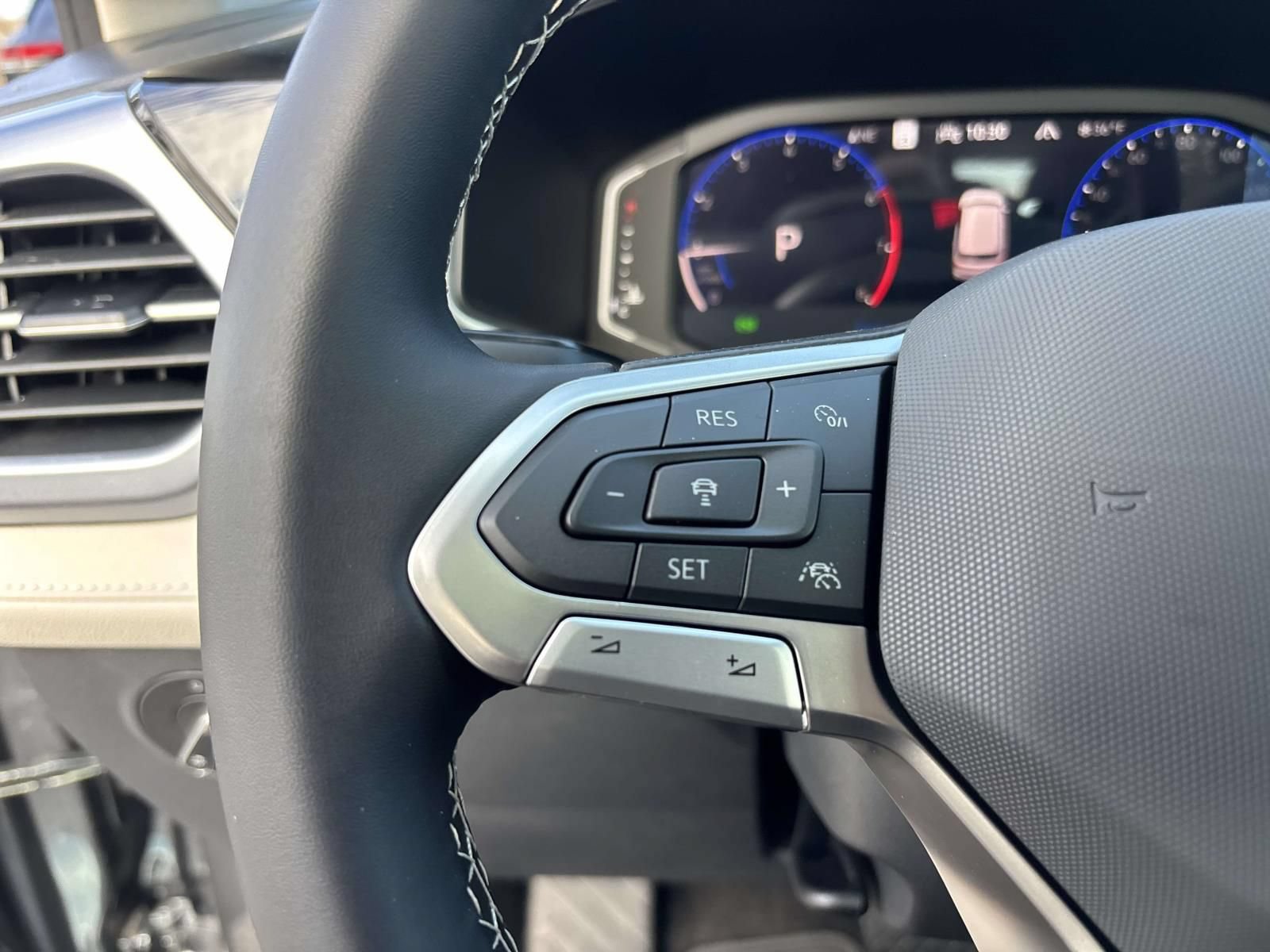 New 2026 Volkswagen Taos SEL AWD/4WD image 17