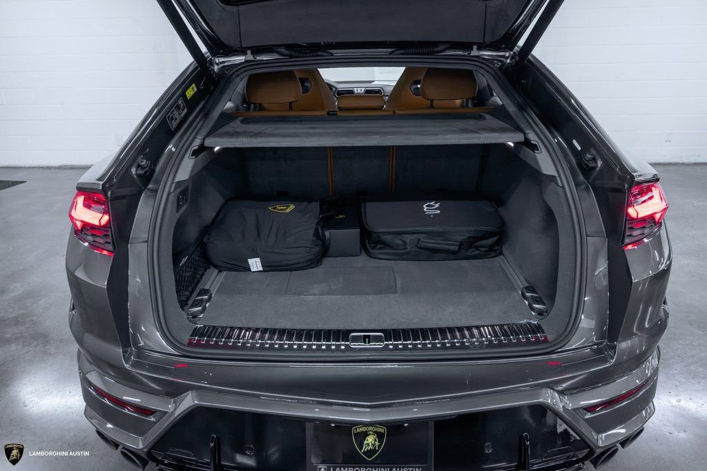 Used 2025 Lamborghini Urus SE AWD/4WD image 13