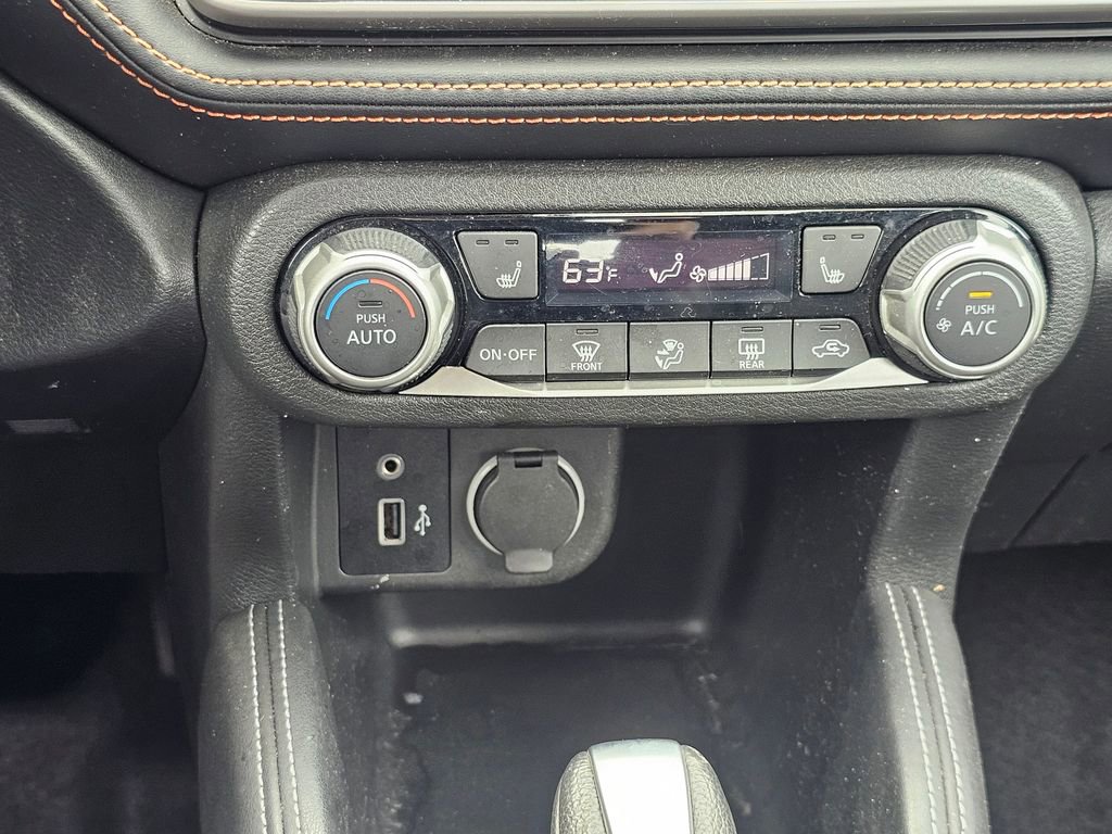 Used 2018 Nissan Kicks SR w/ Premium Package FWD image 7