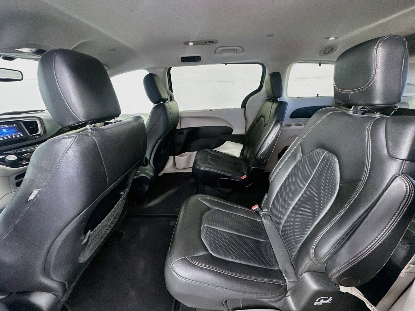 Used 2019 Chrysler Pacifica Touring-L FWD image 22
