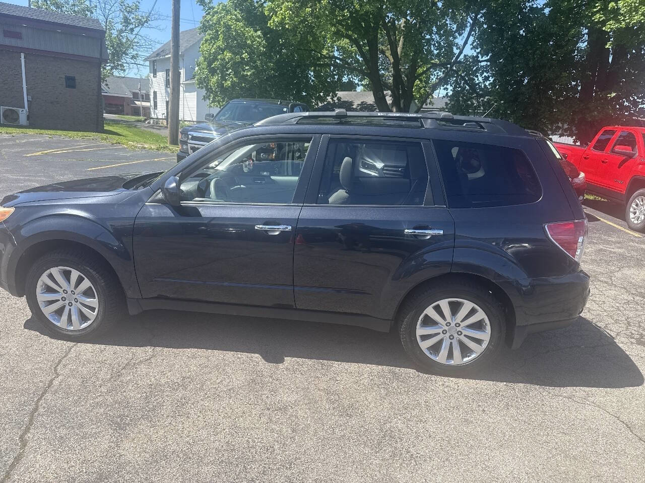 Used 2011 Subaru Forester 2.5X Premium AWD/4WD image 12