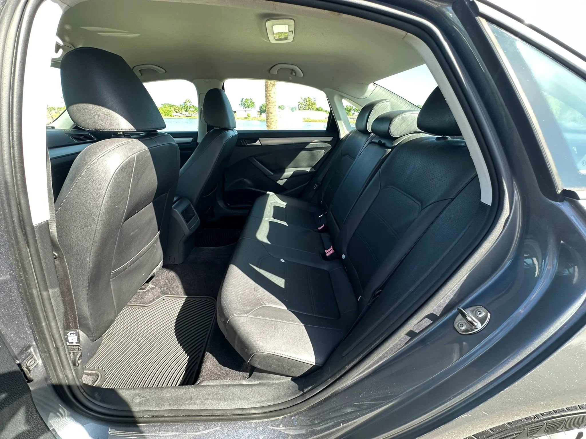 Used 2014 Volkswagen Passat 1.8T Wolfsburg Edition image 22