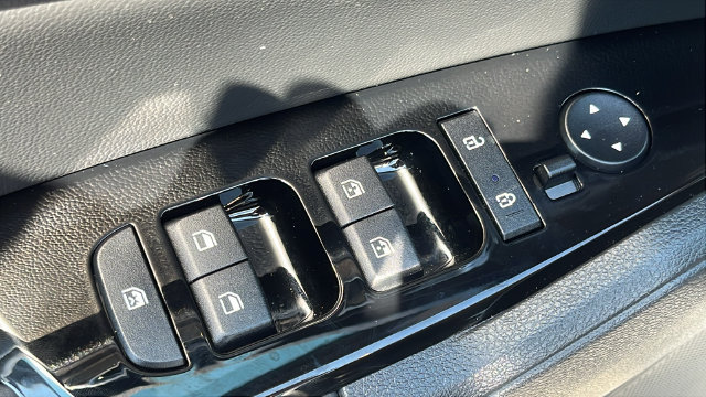 Used 2025 Kia Sportage SX AWD/4WD image 27