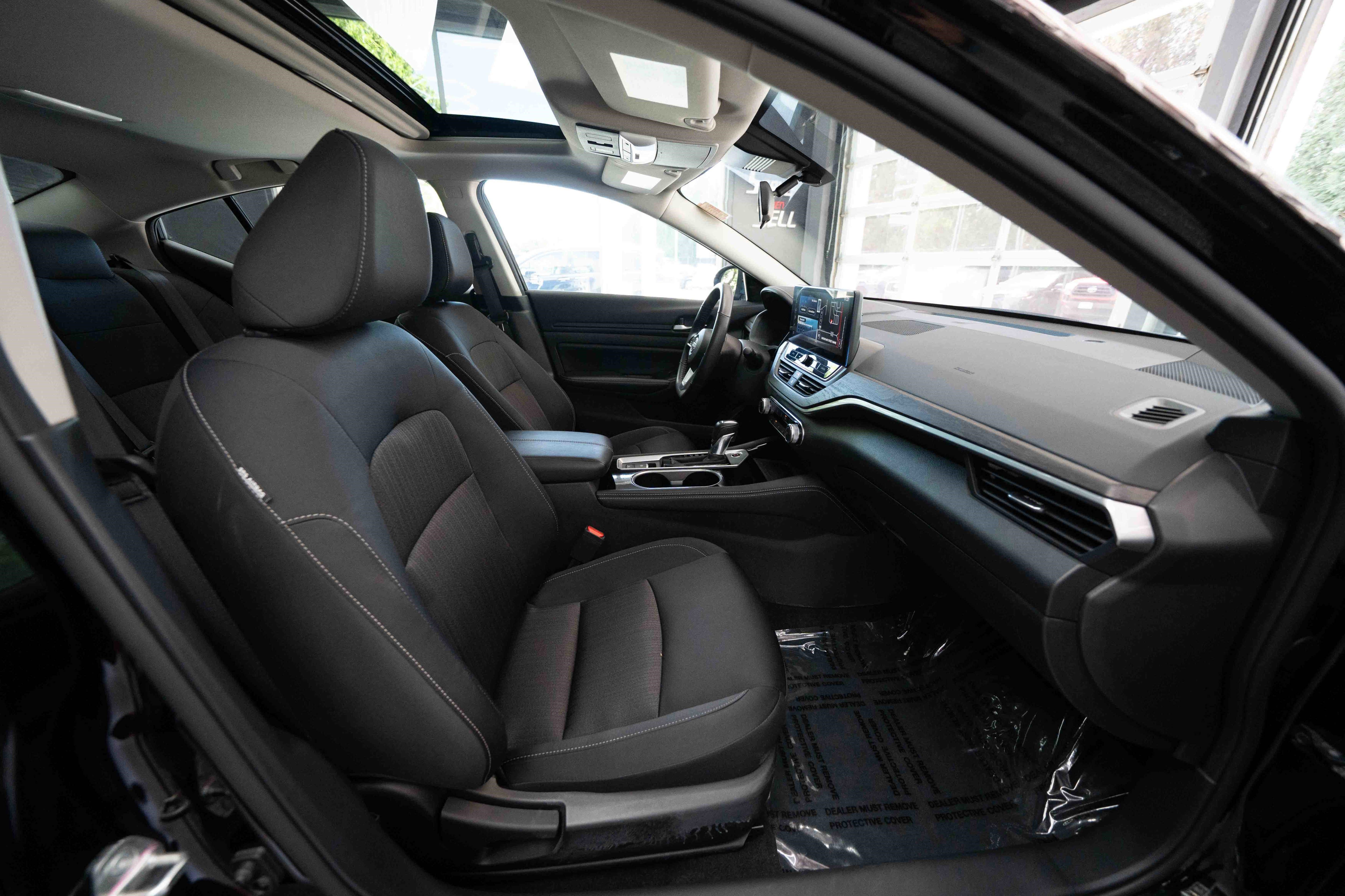 Used 2024 Nissan Altima 2.5 SV w/ SV Premium Package image 26